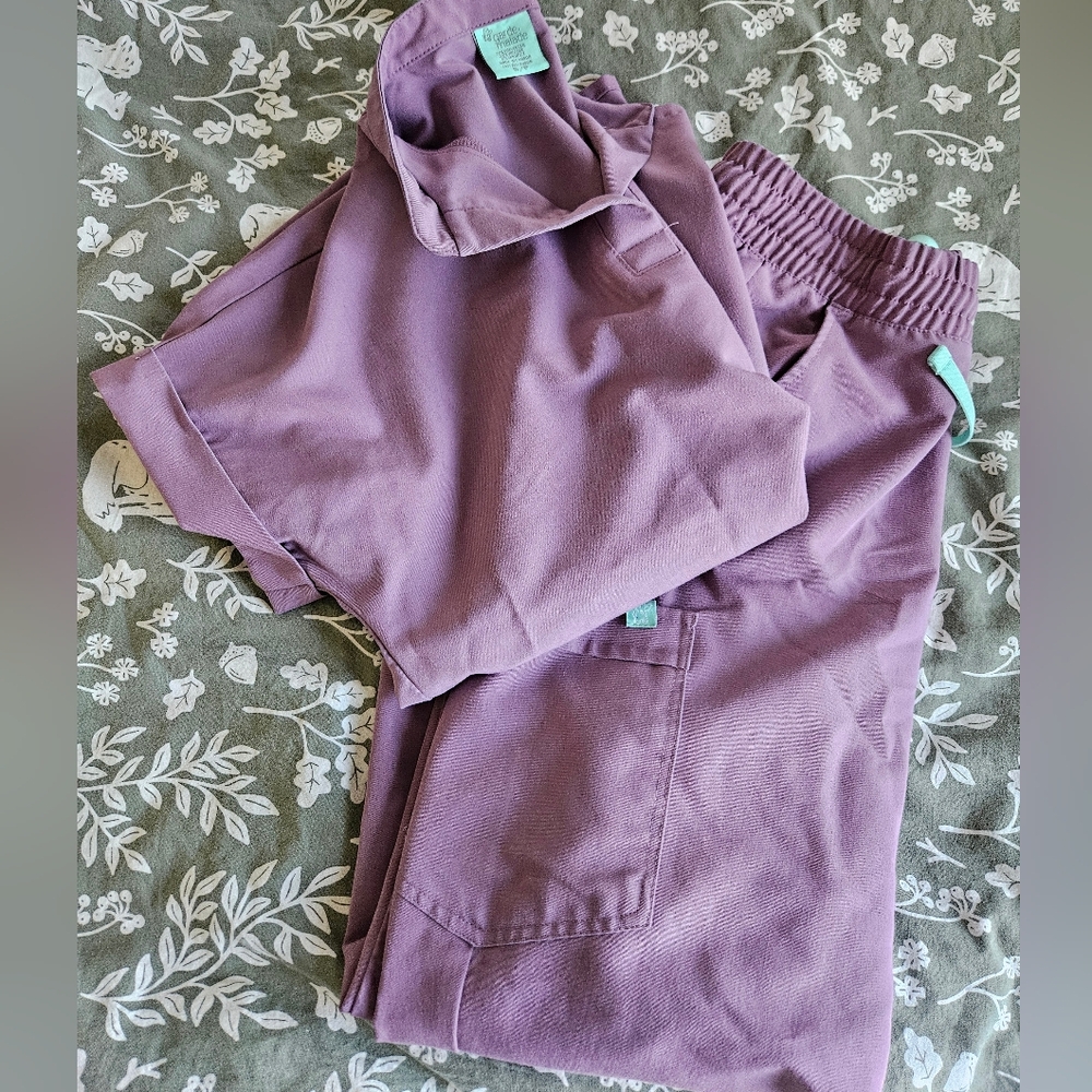 Purple Garde Malade Scrub Set